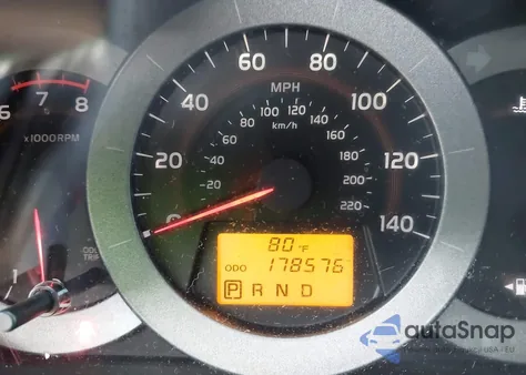 2011 Toyota Rav4 Limited z USA, uszkodzony, nr VIN JTMYF4DV5B5039087